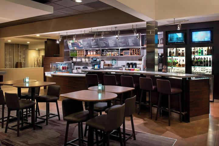 Courtyard Chicago Waukegan Gurnee