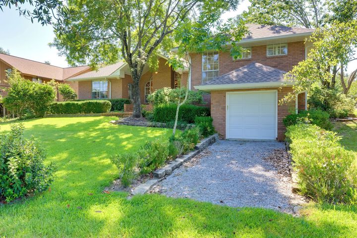Chic Home w / Club Access Near Bay St. Louis!