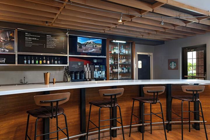 Courtyard Marriott Aksarben Village