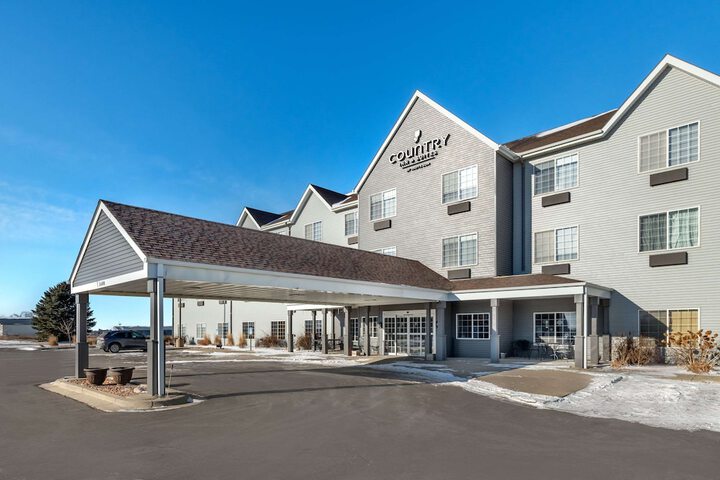 Country Inn & Suites by Radisson Watertown, SD