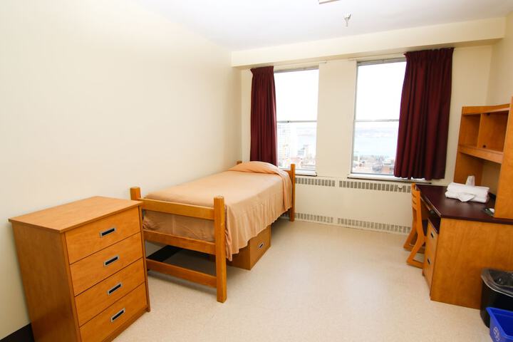 Room 37 of 69
