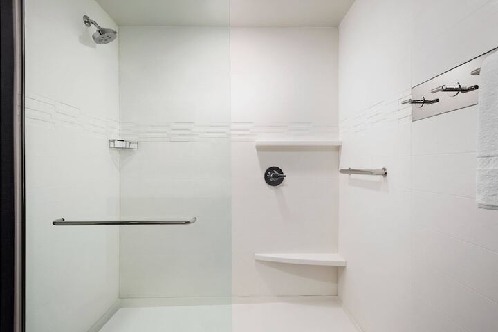 Room 16 of 26