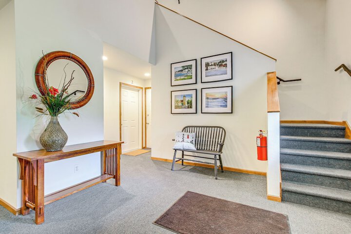 Door County Townhome: Pool Access 1 Mi to Beach!