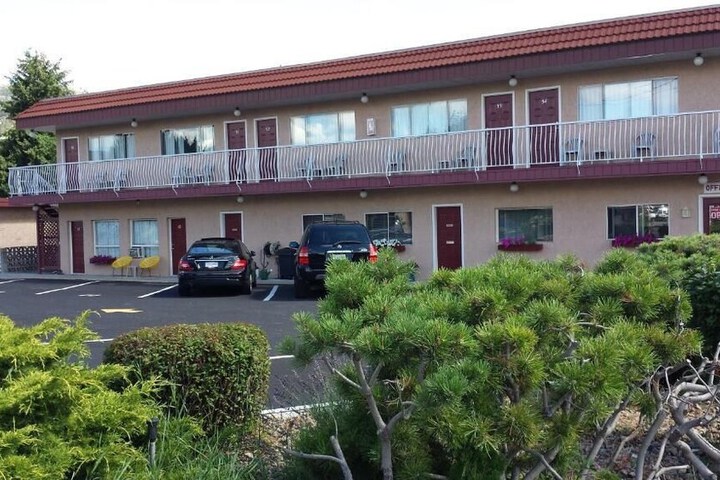 Hotel 7 of 99
