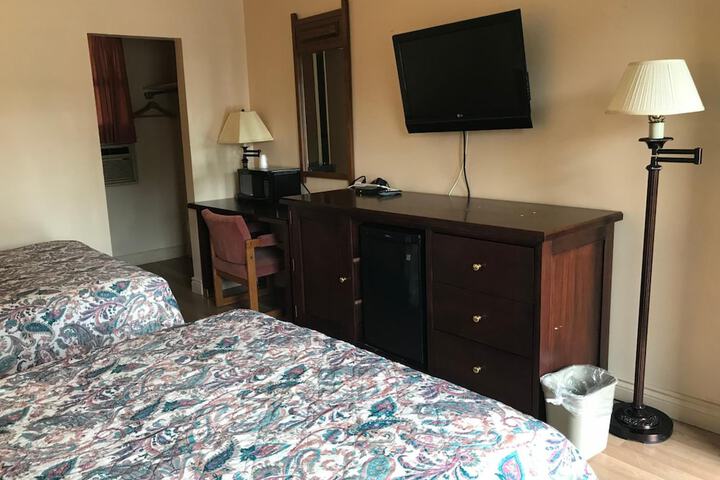 Room 28 of 64