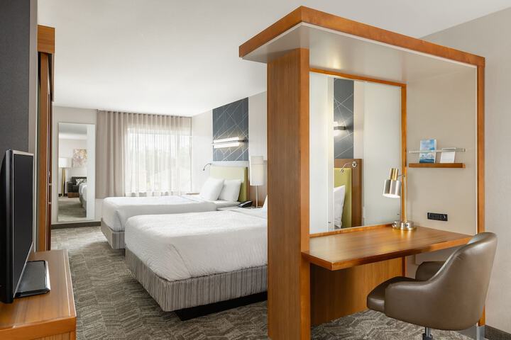Room 13 of 25