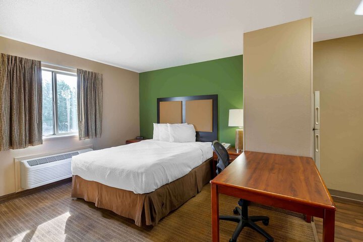 Room 53 of 61