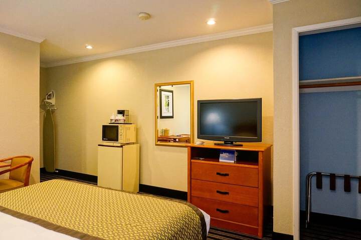 Room 37 of 49