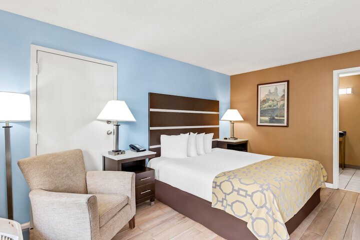 Baymont by Wyndham Forest City