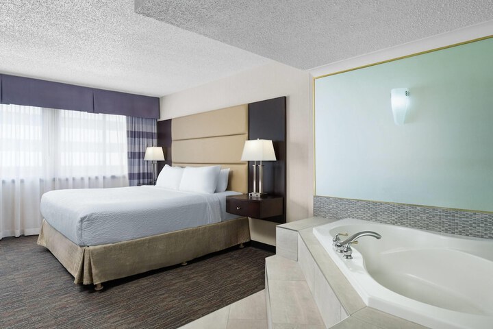 Ramada Plaza by Wyndham Regina Downtown