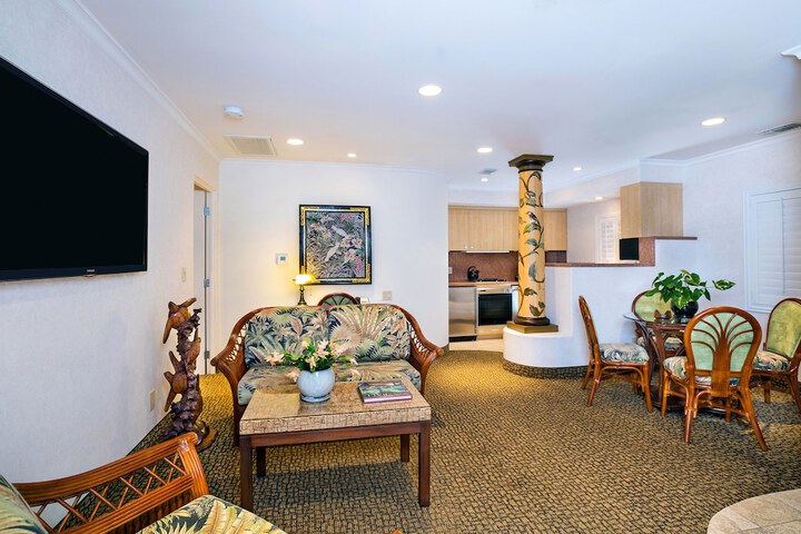 Room 220 of 283