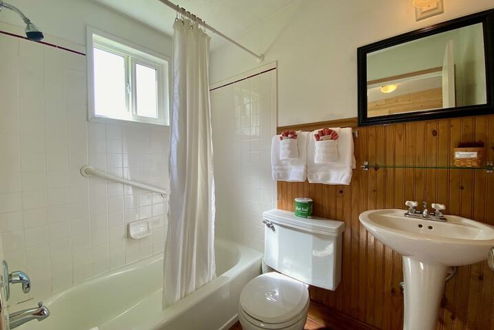 Emerald Valley Inn