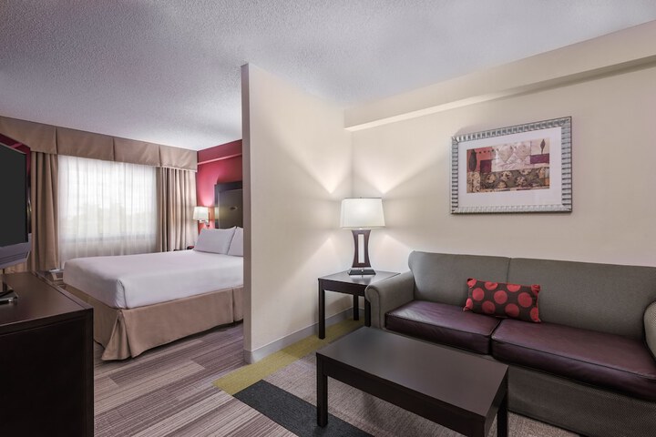Room 14 of 33