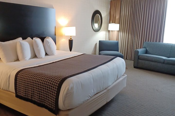 Room 21 of 34