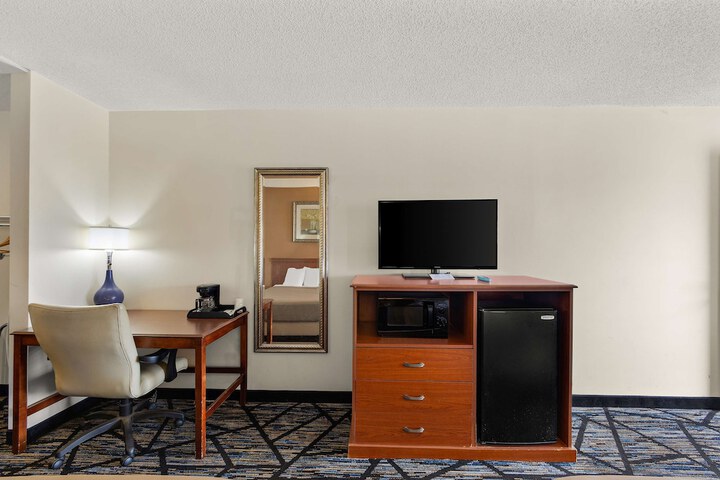 Room 7 of 27