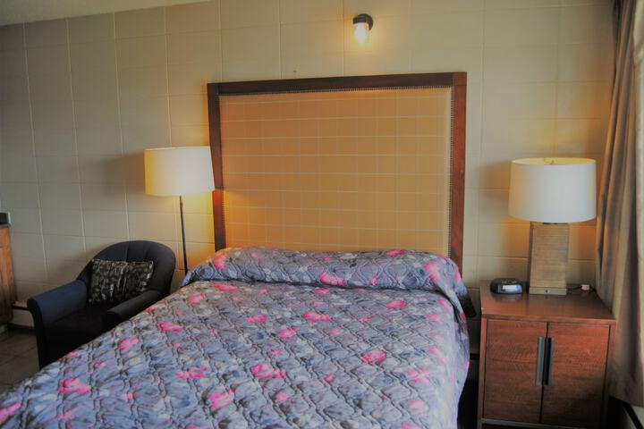 Derrick Motel
