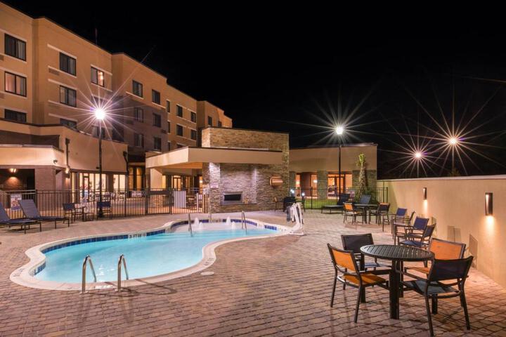 Courtyard by Marriott Jacksonville