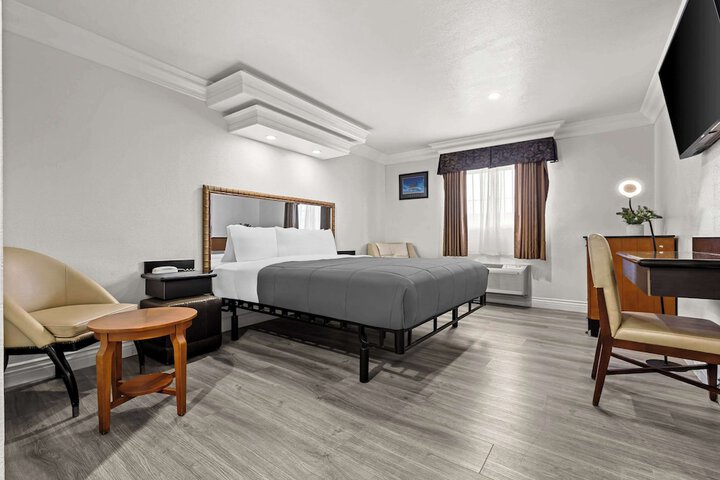 Room 44 of 58