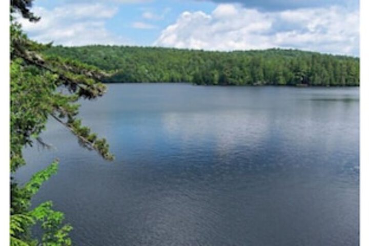 Kiwassa Lake Bed & Breakfast