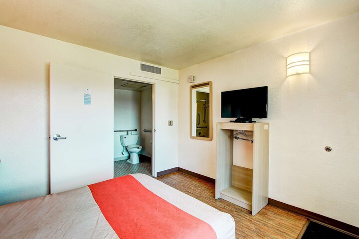 Room 22 of 30