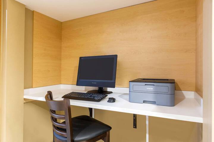 AmericInn by Wyndham Jefferson