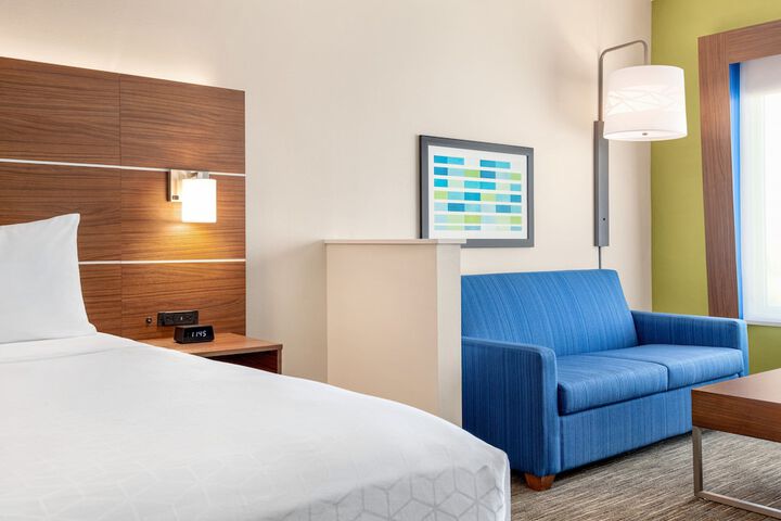 Room 18 of 48