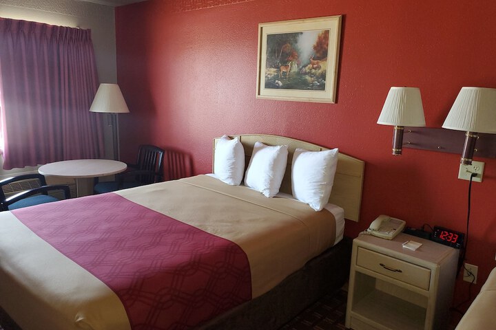Room 18 of 52