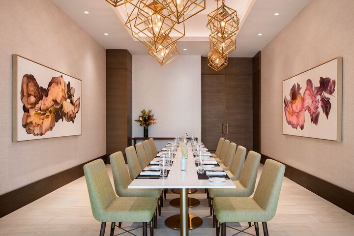 Dining 77 of 103