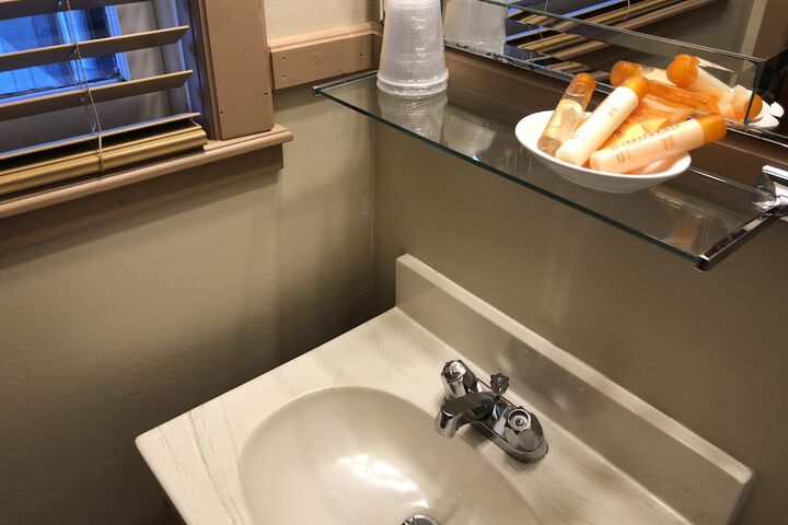 Room 138 of 259