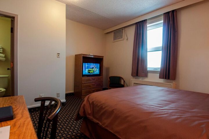 Room 26 of 47
