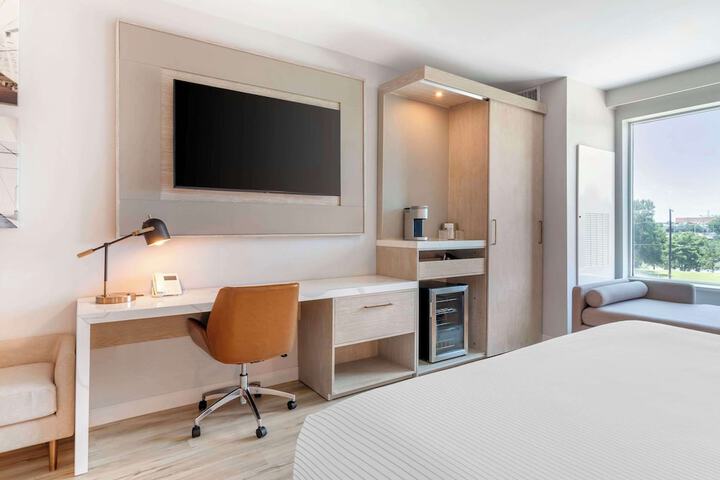 Room 18 of 61