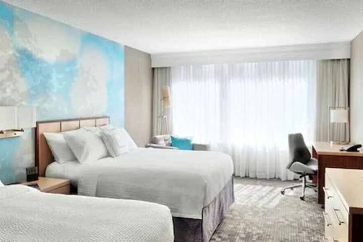 Courtyard by Marriott Downtown Toronto