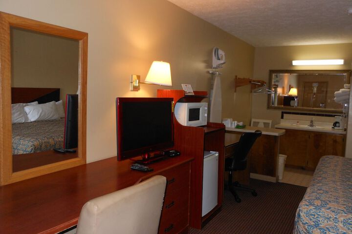 Room 5 of 24