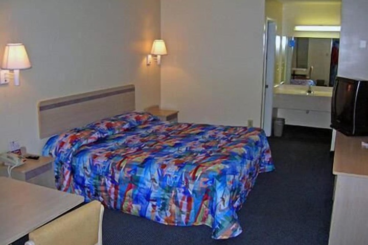 Motel 6 Seymour IN - North
