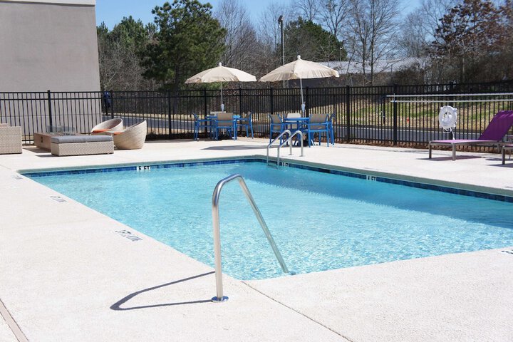 Pool 10 of 83
