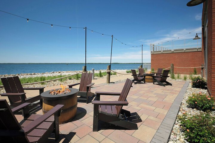 Courtyard by Marriott Erie Bayfront