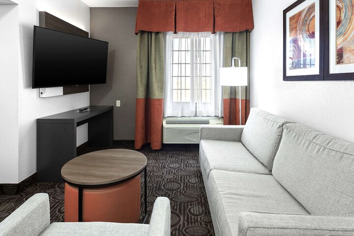 Room 40 of 53