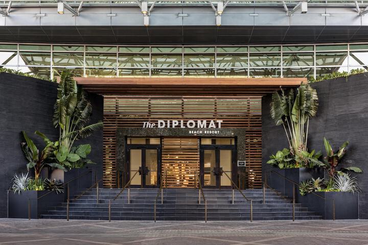 Signia by Hilton Diplomat Beach Resort
