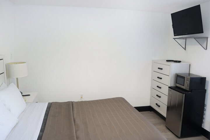Room 12 of 26