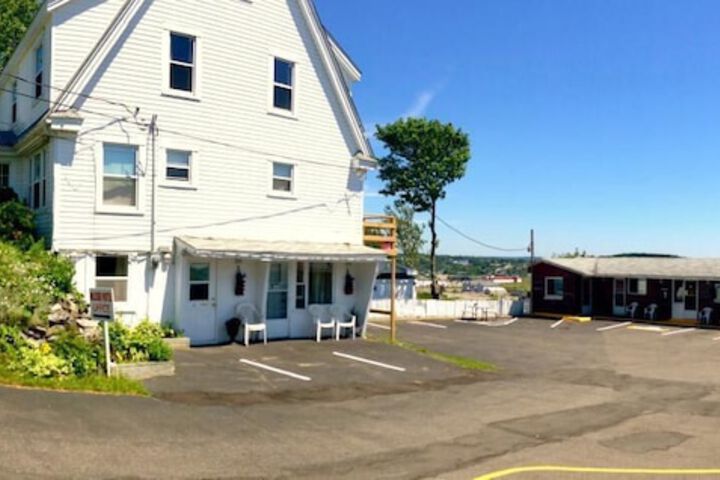 Hotel 6 of 24