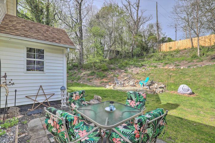 Stylish Woodfin Home w / Backyard & Fire Pit