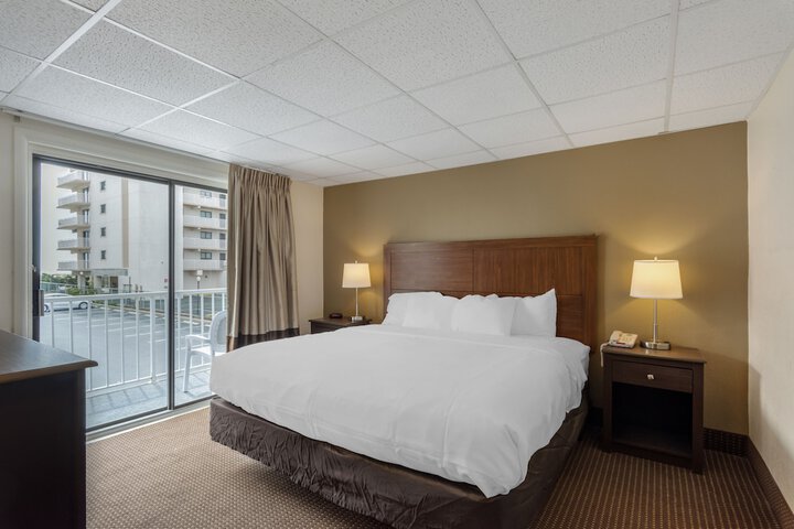 Room 15 of 33