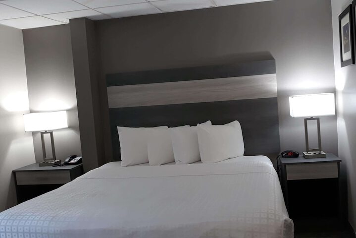 Room 18 of 22