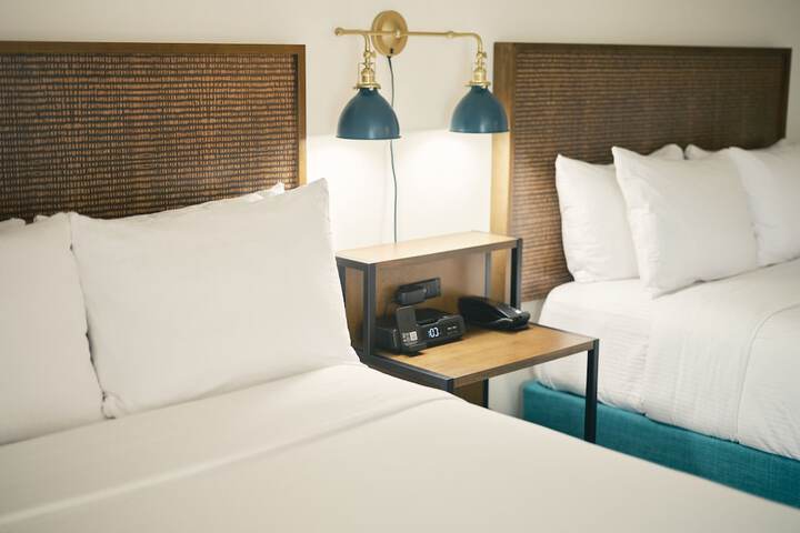 Room 32 of 43