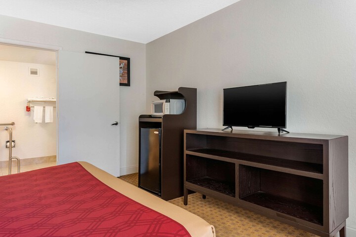 Room 8 of 29