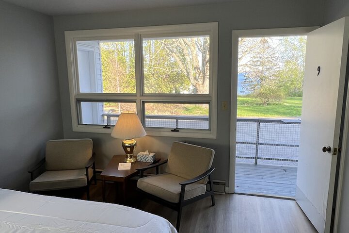 High Tide Inn