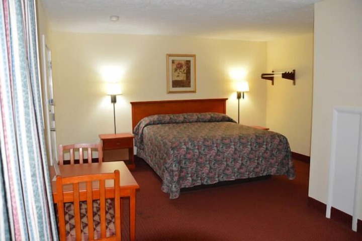 Room 16 of 25