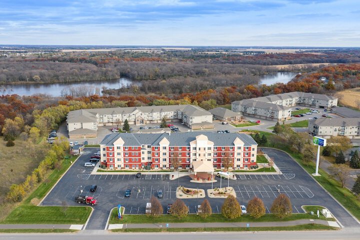 Holiday Inn Express Hotel & Suites St. Cloud by IHG