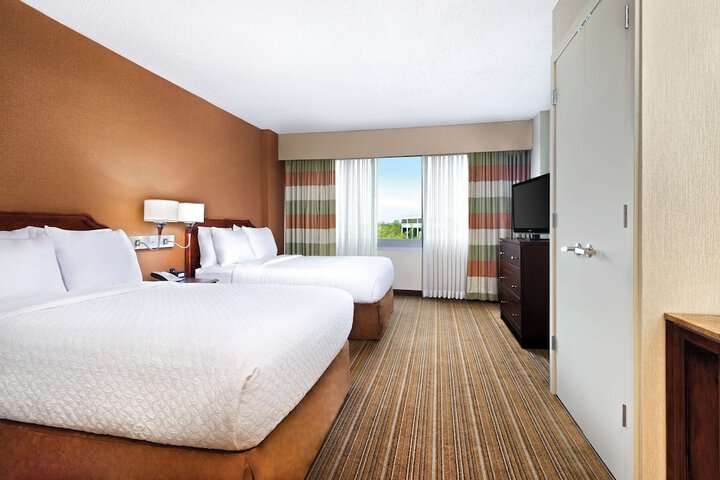 Embassy Suites by Hilton Parsippany