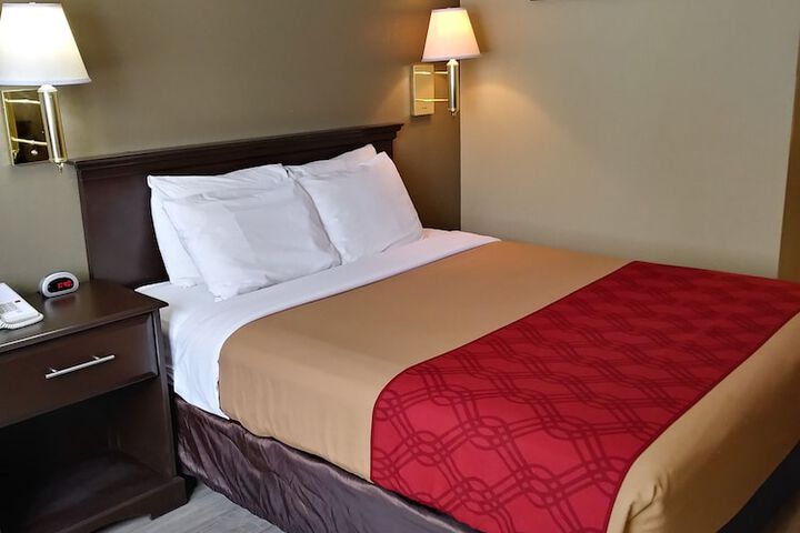 Room 28 of 42